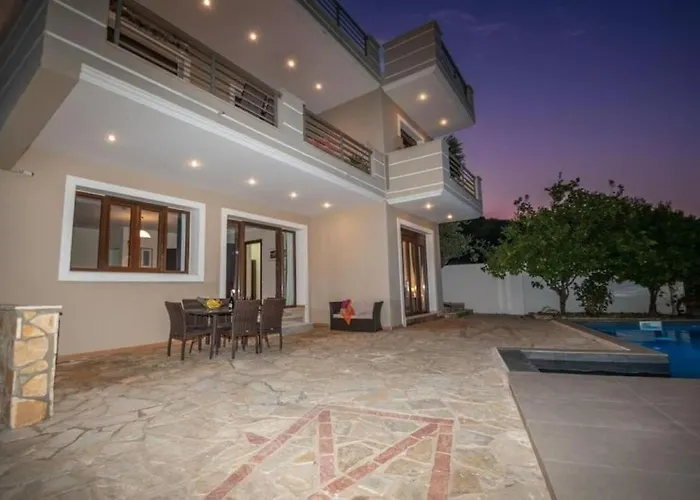 Artemis Oasis With Private Pool * Khartáta
