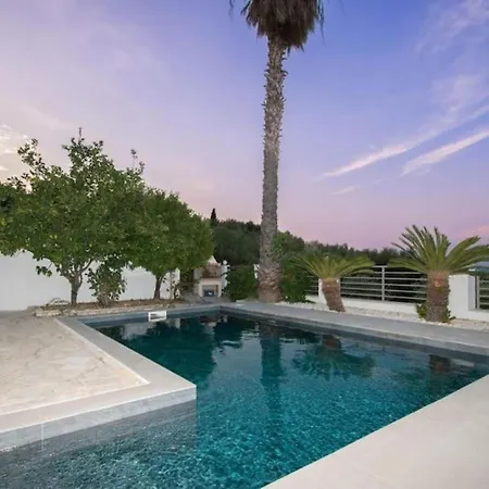 Artemis Oasis With Private Pool Khartata